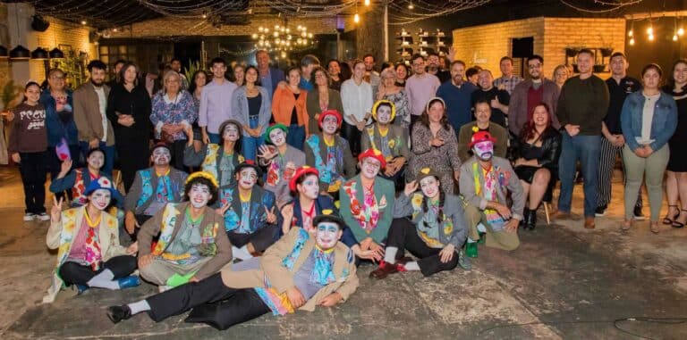 Así fue la noche de El Otro País, anunciando el Roa Bastos Fest