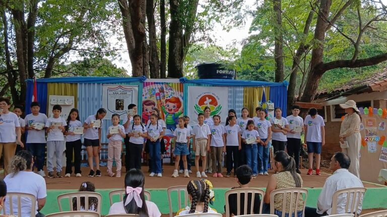 Niños y niñas escritores de Valenzuela presentaron su libro “Mi cuento y yo”