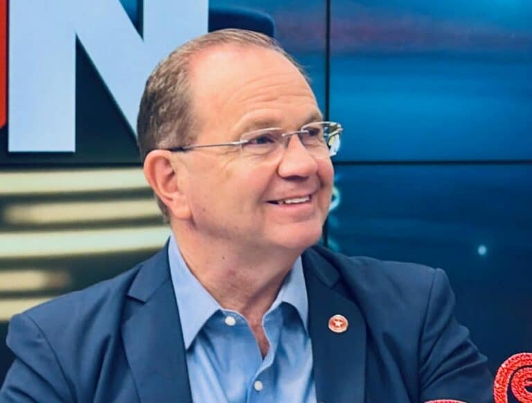 Camilo Pérez asegura que la ley de capitalidad resolverá los problemas de Asunción. Es engañoso